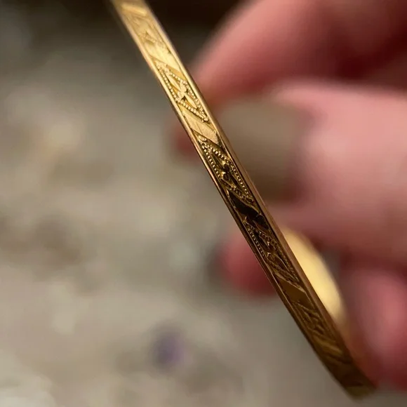 Victorian tested 9k solid gold baby bangle bracelet antique floral engraved - Picture 7 of 10